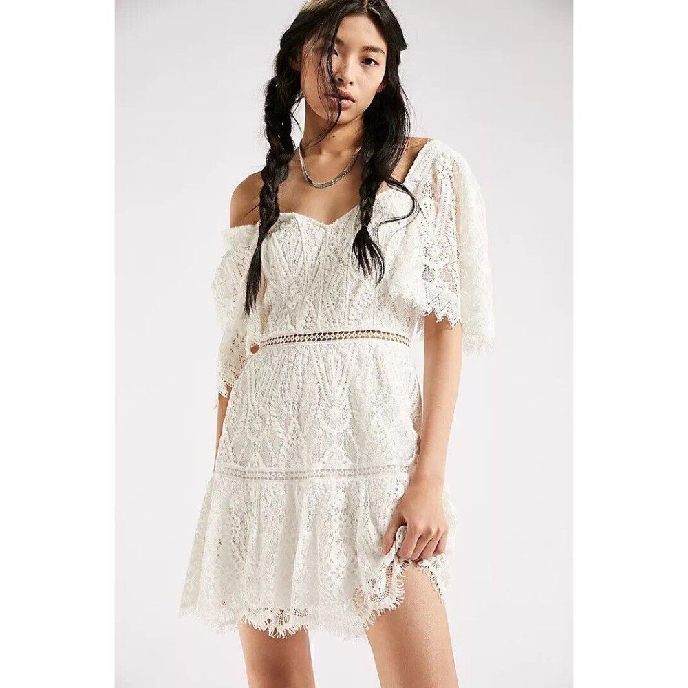 NWT FREE PEOPLE X SAYLOR Sz L ZUZANNA MINI DRESS LACE EMBROIDERED IN IVORY
